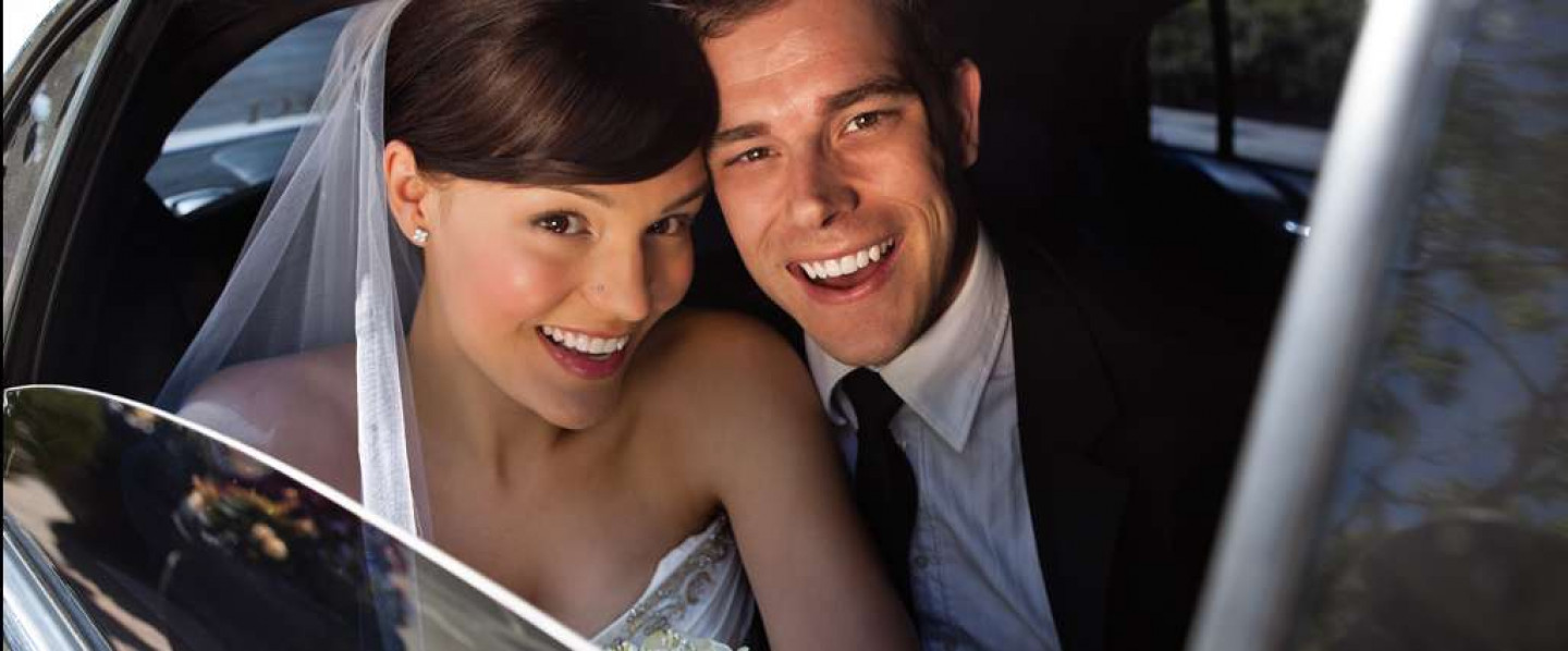 UNIQUE LIMOUSINE WILL TAKE CARE OF YOU ON YOUR SPECIAL DAY IN INDIANAPOLIS, IN